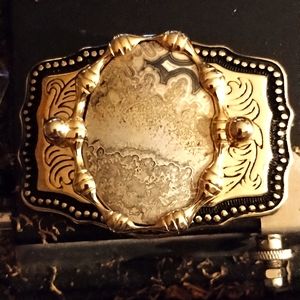 Belt buckle